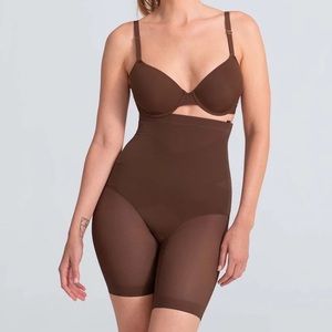 Honeylove superpower short in LIGHT PINK